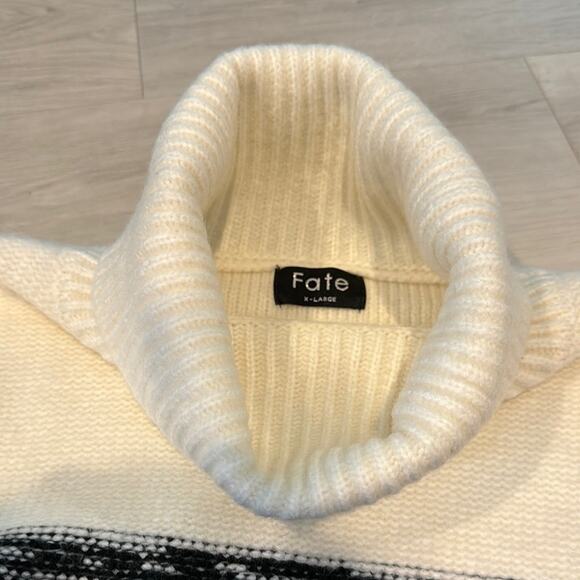 Fate NWT Cozy Black and White Turtleneck Sweater in an Acrylic/Nylon/Wool blend. - Picture 9 of 10